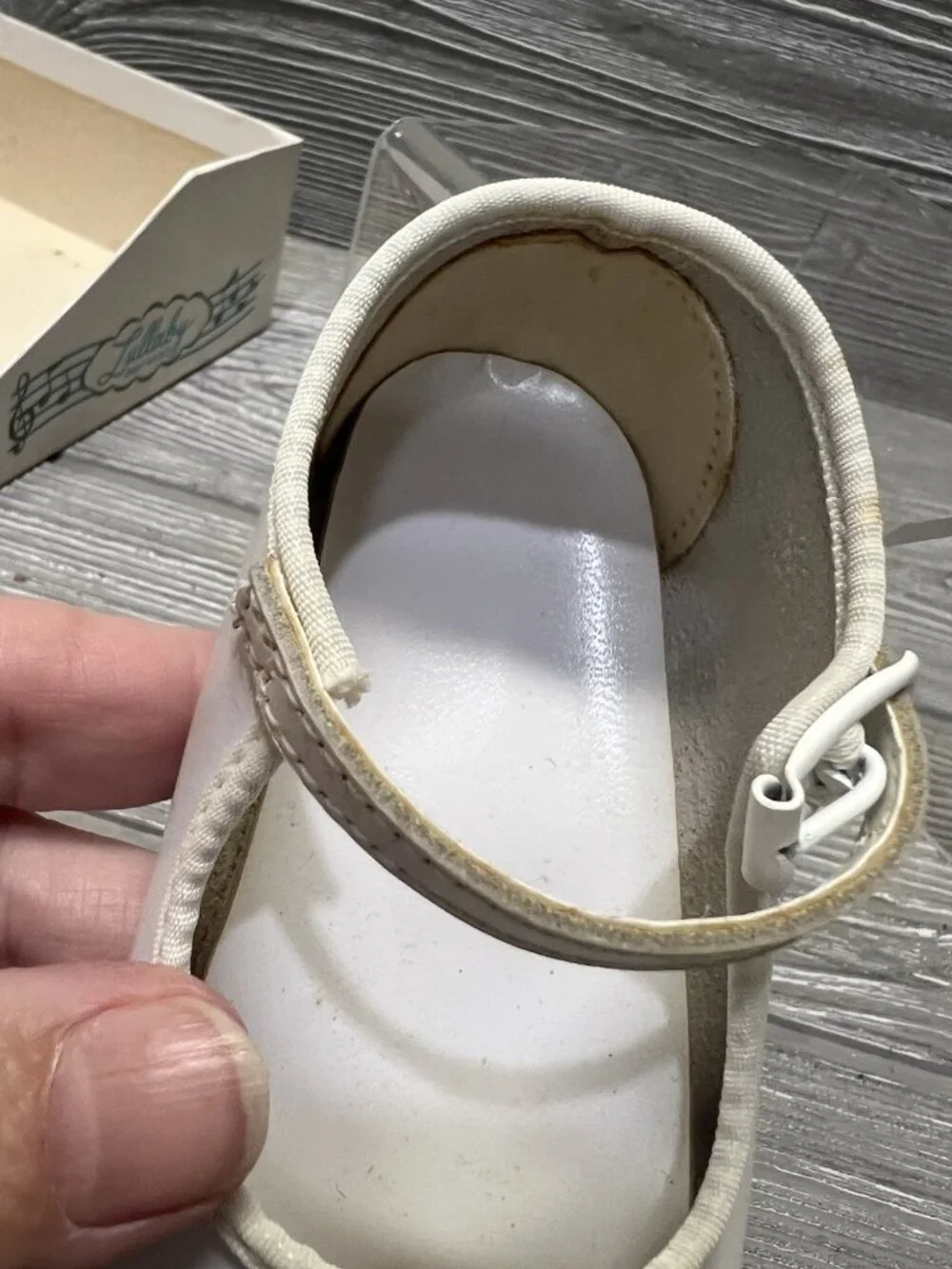 Vintage Lullaby Baby Shoes Size 4 Girl’s White Mary Janes Original Box